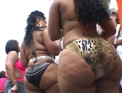 2 Big Booty Bitches At South Beach